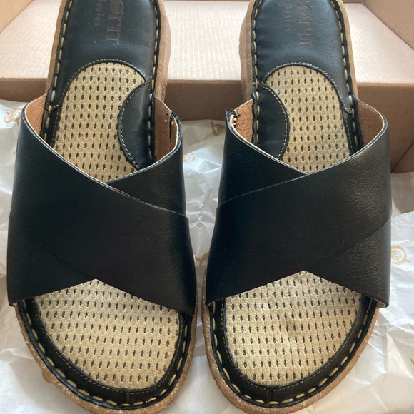 Born sandals, size 9, black, never been worn - Picture 1 of 3